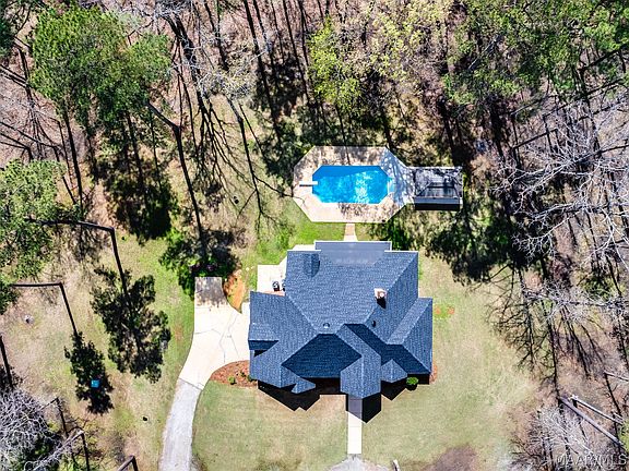 4th image of 200 Hickory Ln