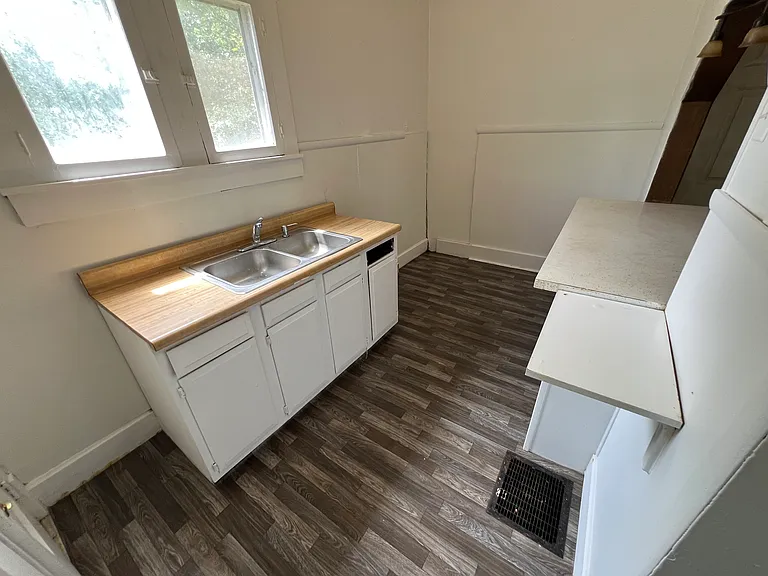 141 Beulah Ave — Photo 3