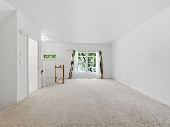 4th image of 1414 Park Garden Ln