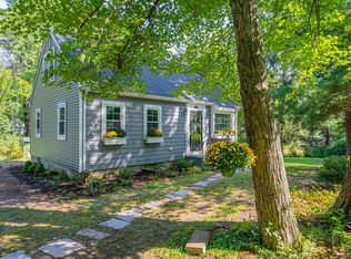 19 Robinson Rd, Lexington, MA 02420