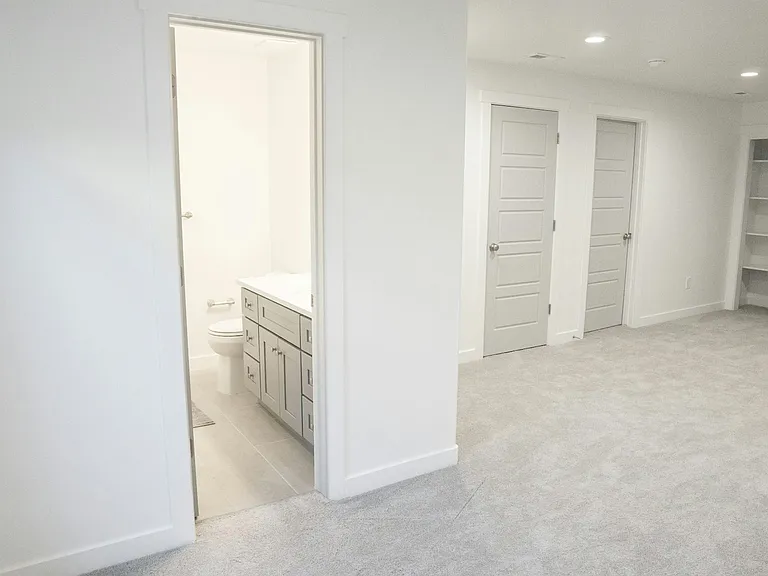 406 W 3075 N — Photo 18