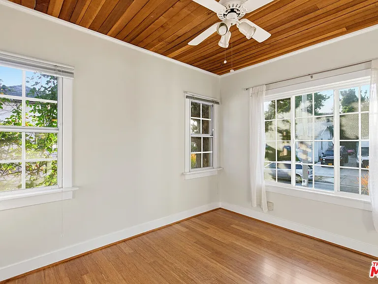 316 E Ellis Ave — Photo 11