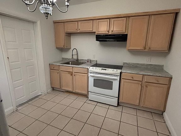2nd image of 2113 41st St SW #A