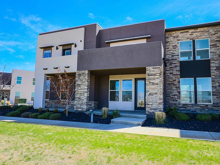 5544 S Ochre Ln — Photo 3