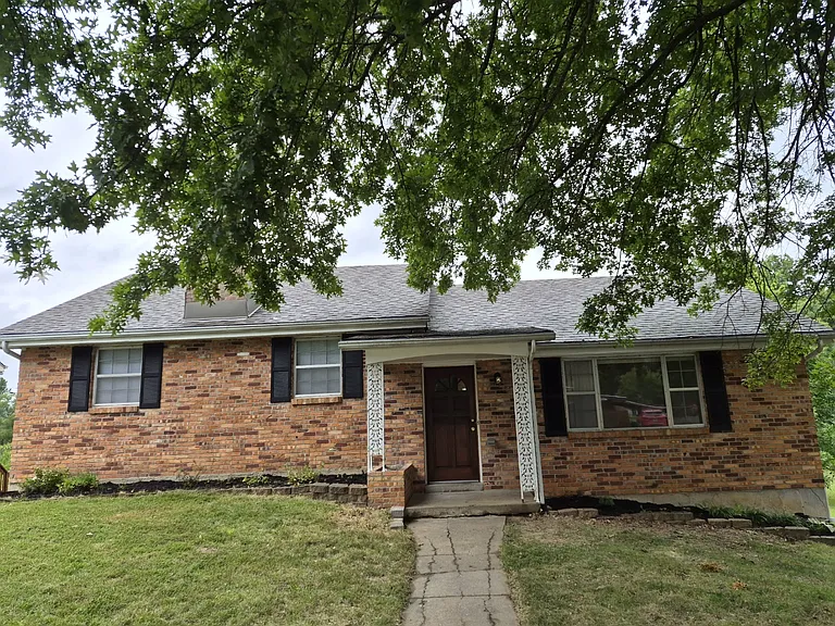 2712 Wesley St — Photo 2
