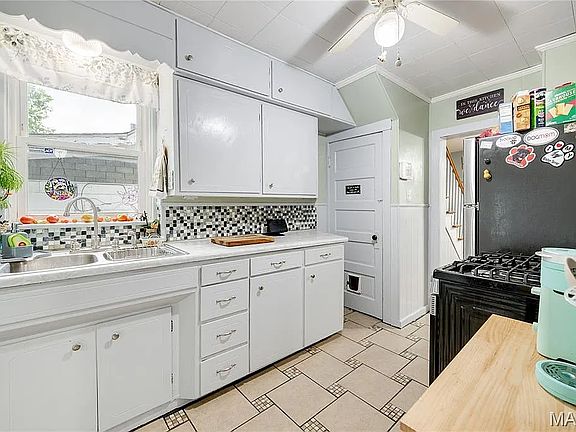 5th image of 7615 Jerome Ave