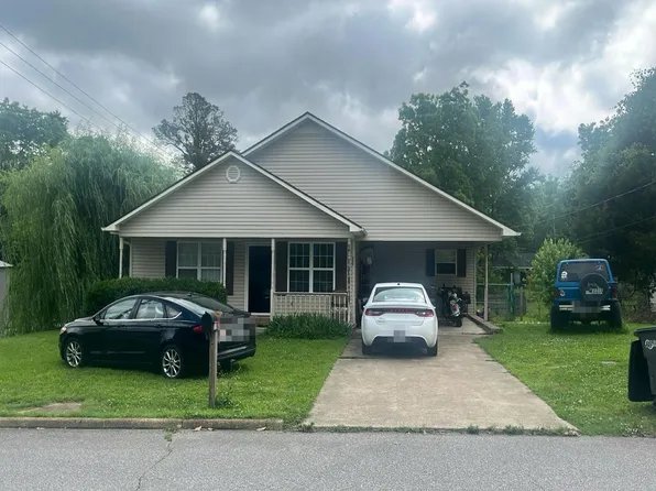 108 N York St, Newbern, TN 38059