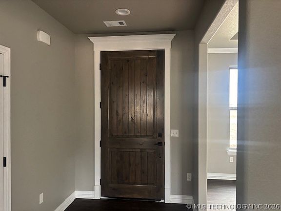 2nd image of 180 Sunset Cv