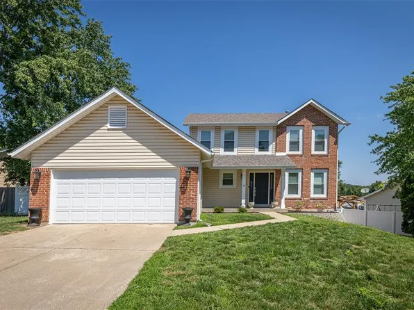 15 Barrington Dr, Saint Peters, MO 63376