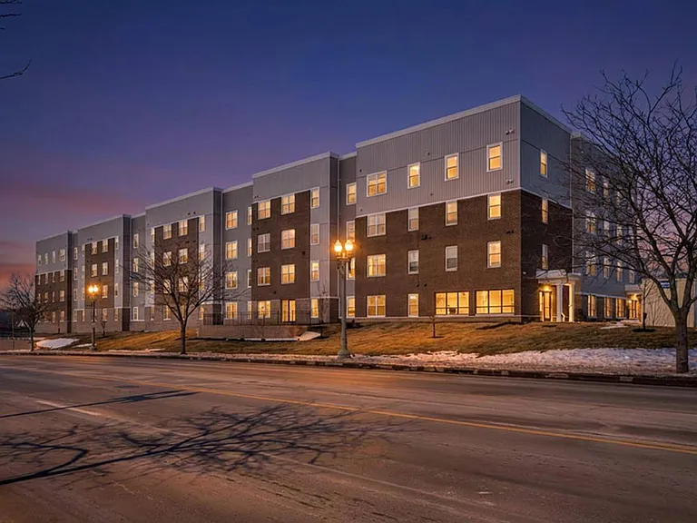 Newton Family Apartments — Photo 14