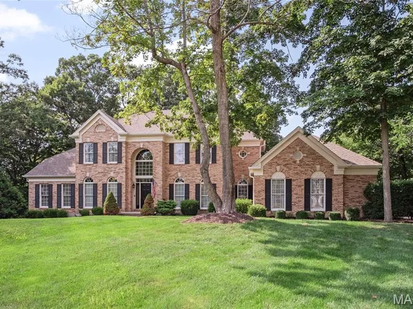 17732 Birch Leaf Ct, Chesterfield, MO 63005