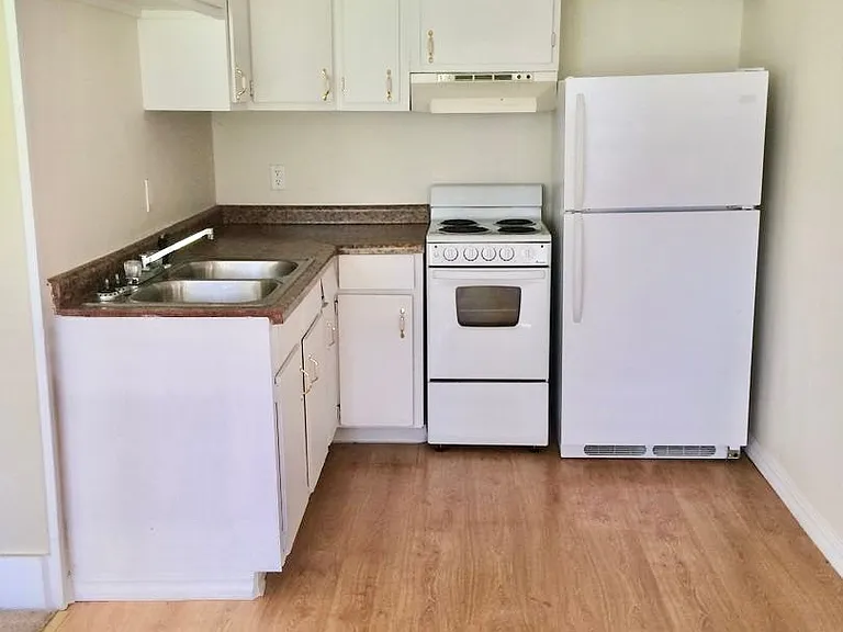 1437 Alabama St — Photo 6