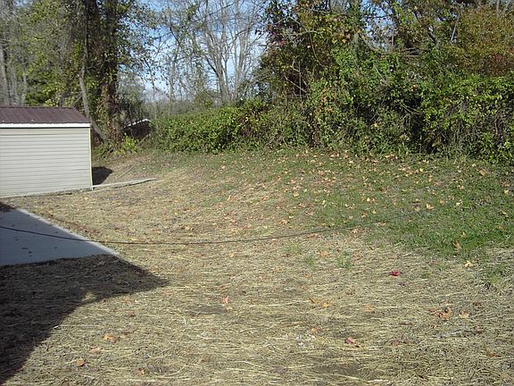 4th image of 1018 Villa Ln