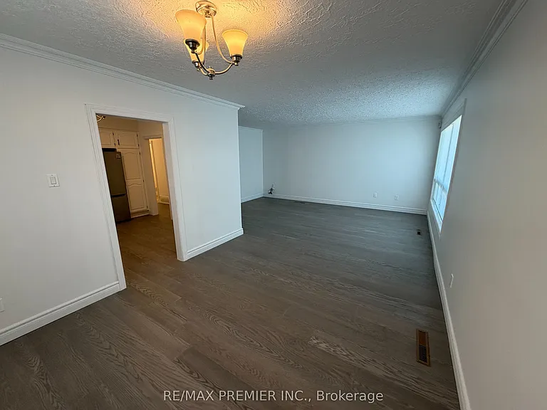 9 Blaydon Ave — Photo 6