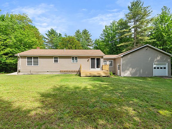 3rd image of 12 Russell Drive