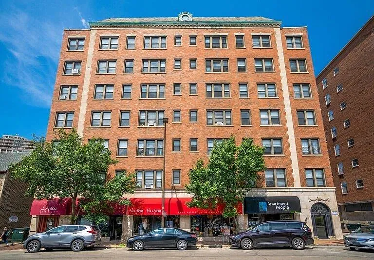 617 Grove Ave