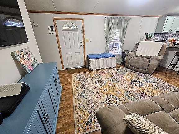 3rd image of 4 Oak Knoll Est