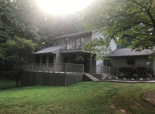 903 Crickett Dr, Dandridge, TN 37725