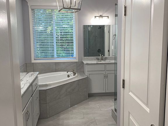 5th image of 3941 Duchess Ct