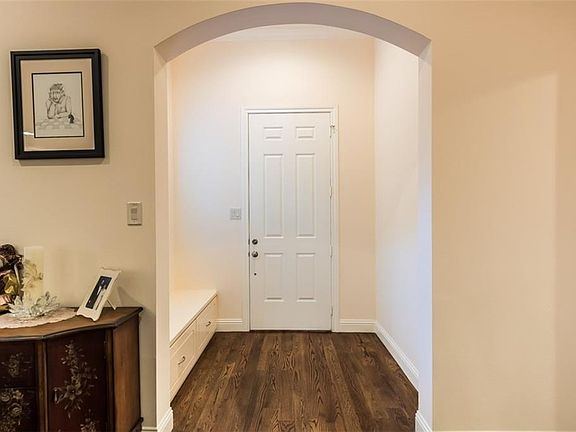 3rd image of 6628 Shady Glen Way