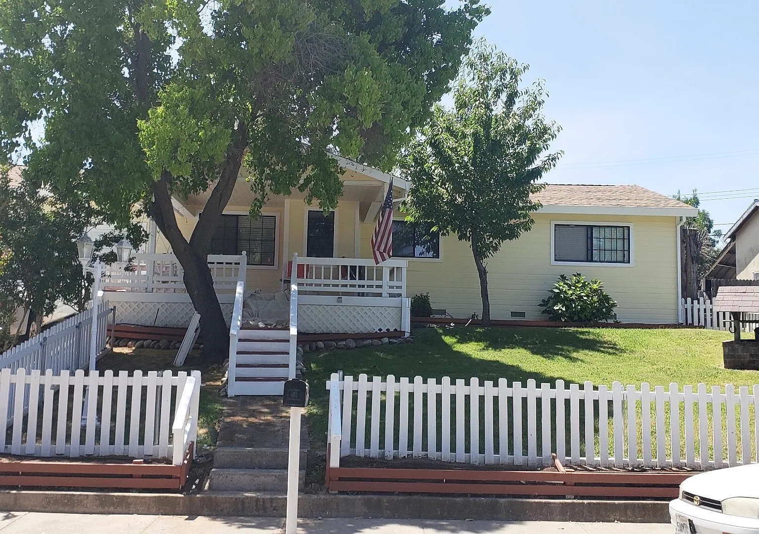 5 bed, 2080 sqft, $3,400 — Photo 1