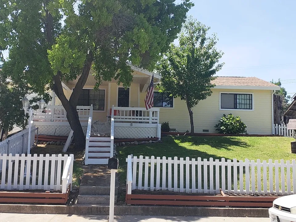 8542 Sheraton Dr