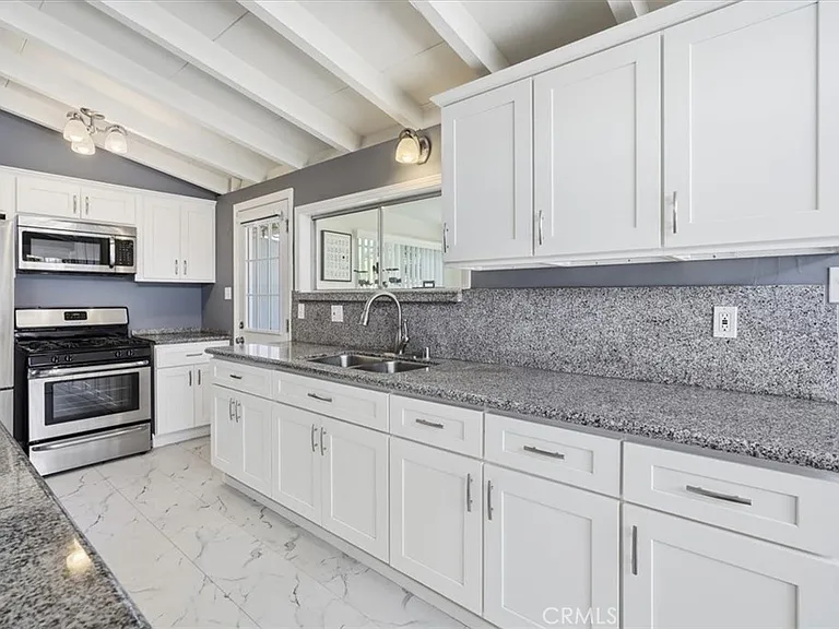 533 S Devon Rd — Photo 35