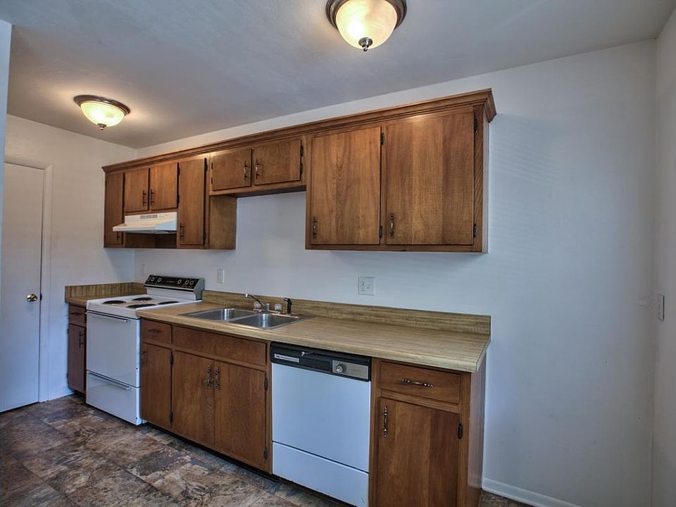 1st image of 120 Valencia Dr APT 3