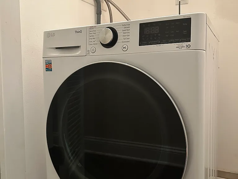 All-in-one washer and dryer unit