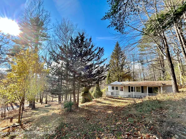 335 Tempaloni Road, Spring Glen, NY 12483