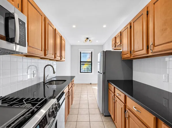 625 Caton Avenue image 1 of 24