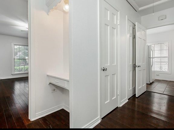 4th image of 7414 Robin Rd