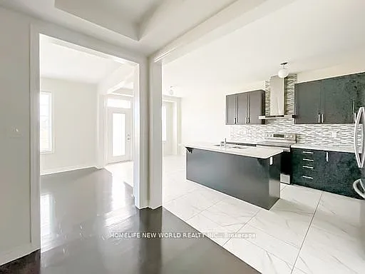 77 Brookfam St — Photo 10