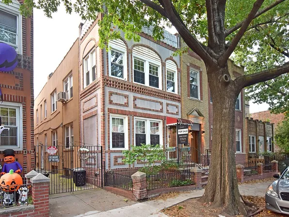 25-68 34th St #2, Astoria, NY 11103