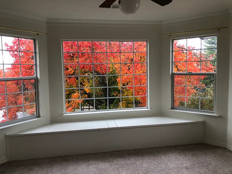 140 Helgren Ct — Photo 2