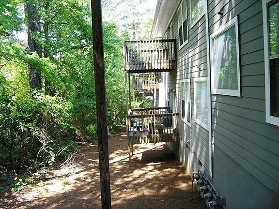 2nd image of 901 Ivy Green Ln