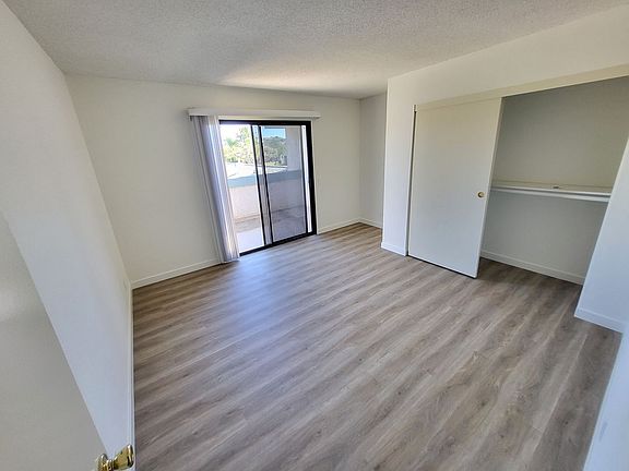4th image of 4261-69 Howard Ave