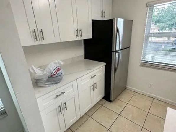 8806 NW 38th Dr #10, Pompano Beach, FL 33065
