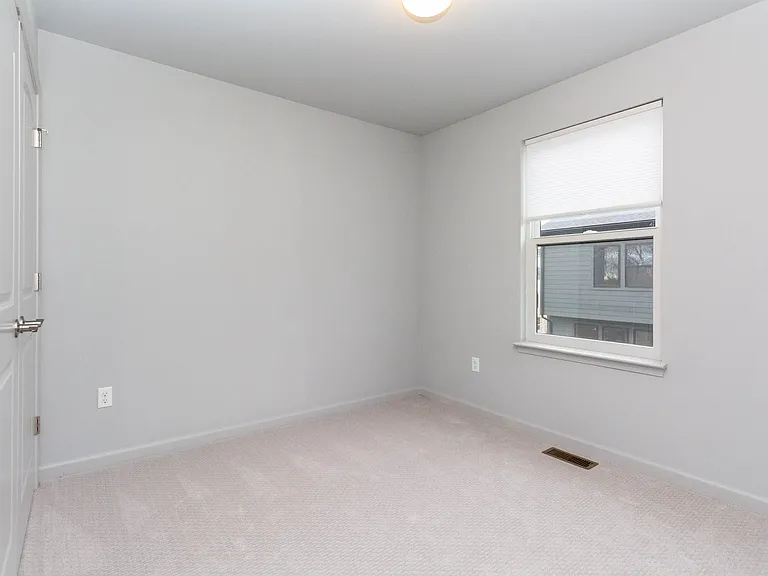 3035 Hydrangea Ln — Photo 19