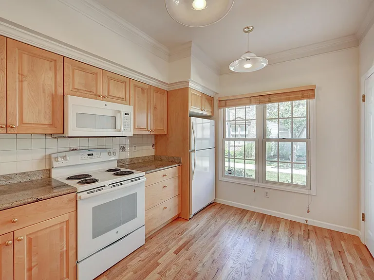 927 Jersey St — Photo 3
