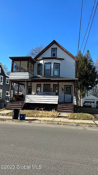4th image of 348 Locust Avenue