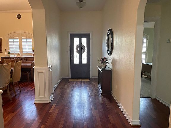 2nd image of 808 E Lantana Dr