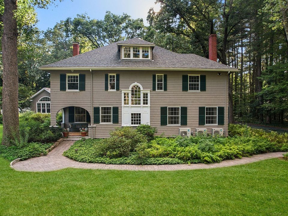 1st image of 55 Glezen Ln