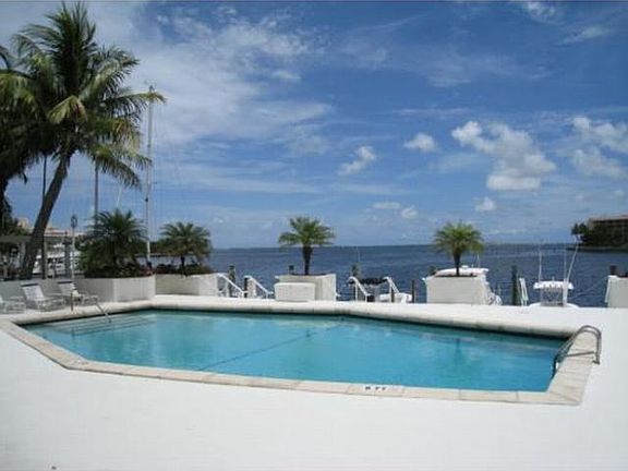 2nd image of 1600 S Bayshore Ln