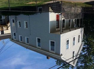 19 Middleton Ave, Newport, RI 02840