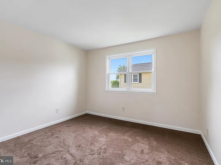 221 Washington Pl #221 — Photo 4