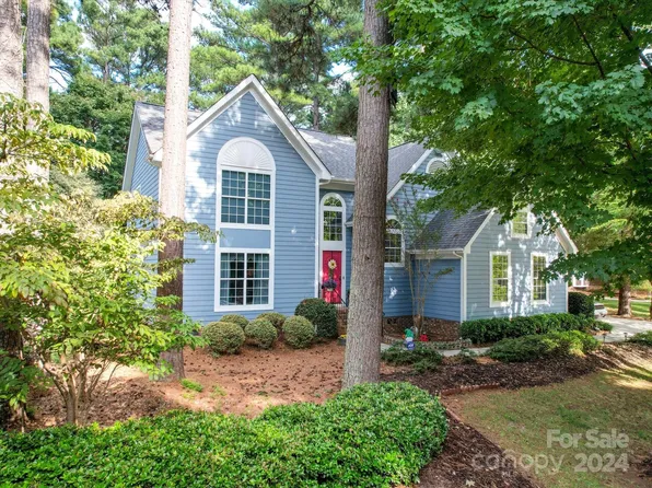 121 Lake Pine Rd, Mooresville, NC 28117