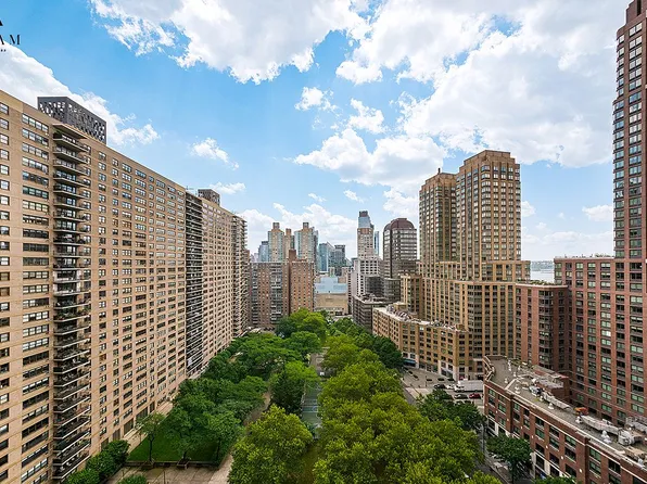 205 W End Ave APT 19B, New York, NY 10023