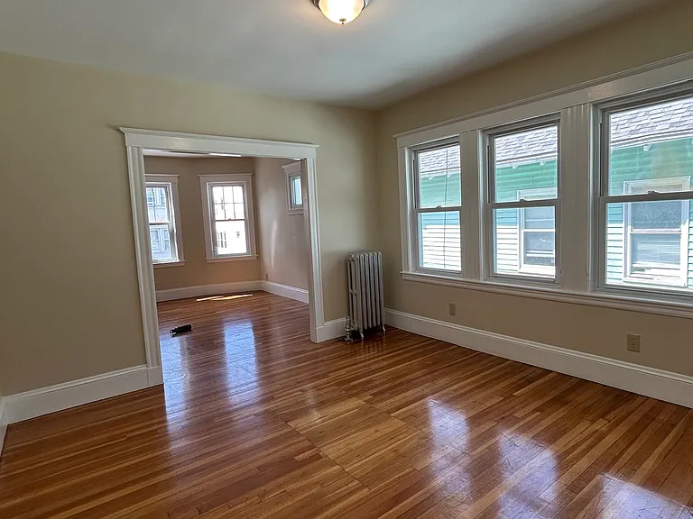45-47 Selden St #1 — Photo 8