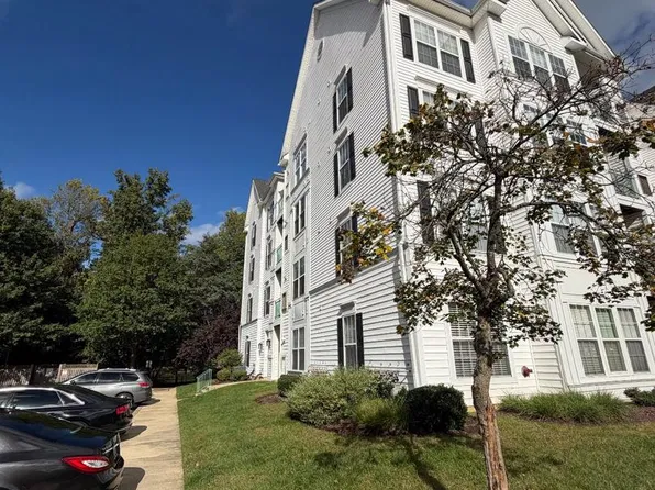 15614 Everglade Ln APT 203, Bowie, MD 20716